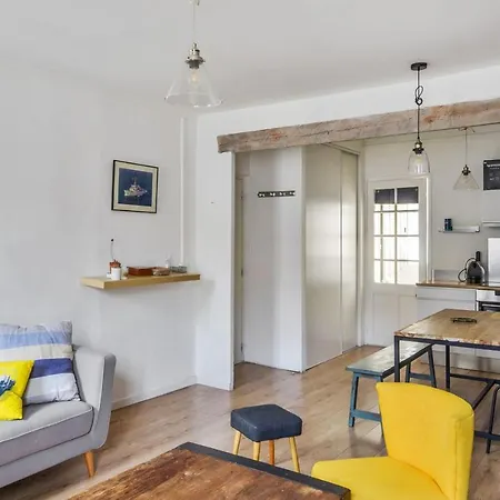Apartment Beautiful Flat In The Heart Of Mourillon In - Welkeys